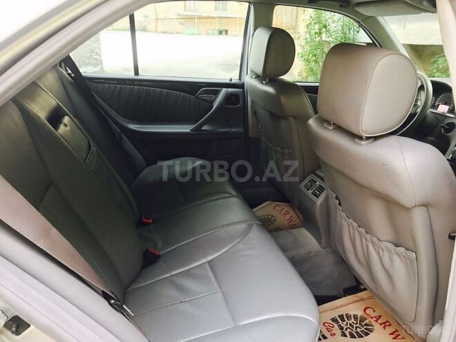 Mercedes E 270 2000, 304,000 km - 2.7 l - Bakı