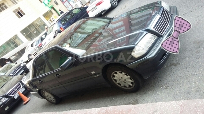 Mercedes C 220 1999, 238,000 km - 2.2 l - Bakı