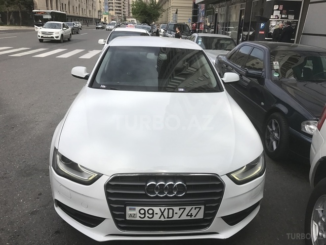 Audi A4 2012, 55,000 km - 1.8 л - Bakı