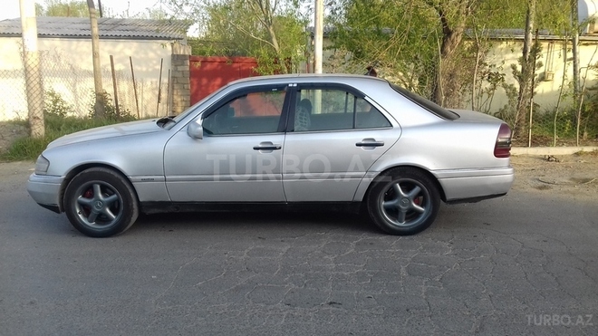 Mercedes C 220 1994, 379,000 km - 2.2 л - Sumqayıt