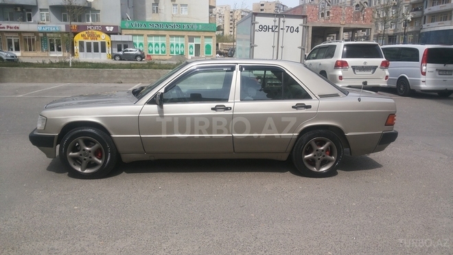 Mercedes 190 1992, 240,000 km - 1.8 л - Bakı