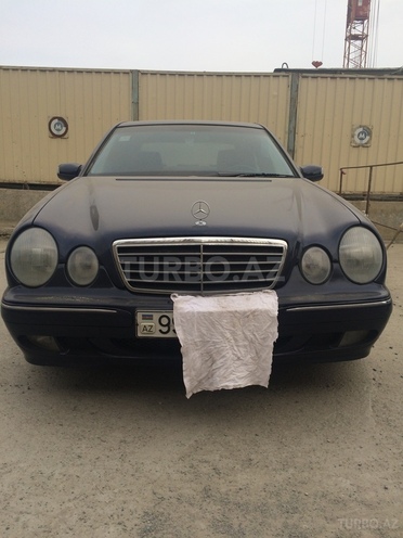 Mercedes E 220 2000, 315,600 km - 2.2 l - Bakı