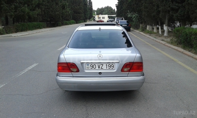 Mercedes E 230 1996, 172,000 km - 2.3 л - Sumqayıt