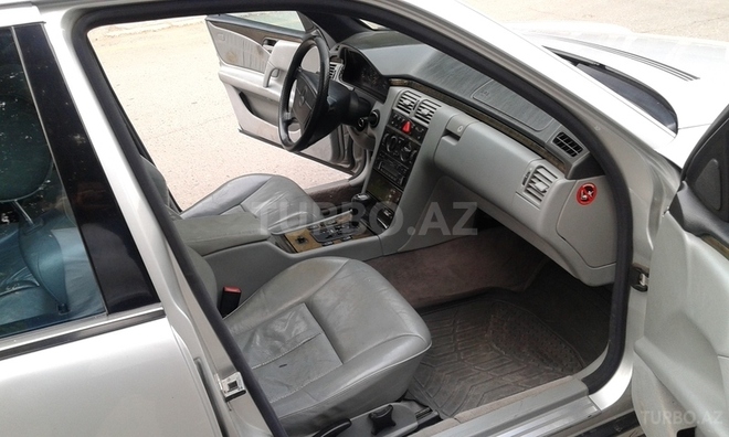 Mercedes E 230 1996, 172,000 km - 2.3 л - Sumqayıt