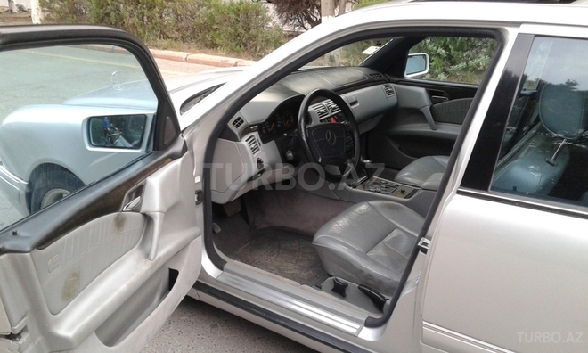Mercedes E 230 1996, 172,000 km - 2.3 л - Sumqayıt