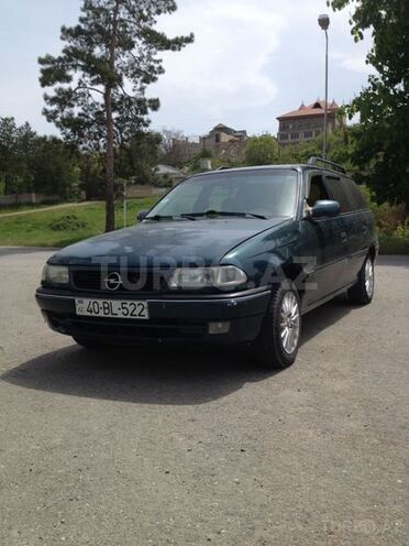 Opel Astra 1996, 300,000 km - 1.6 л - Quba
