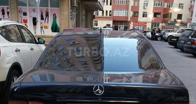 Mercedes E 220 2000, 200,000 km - 2.2 l - Bakı