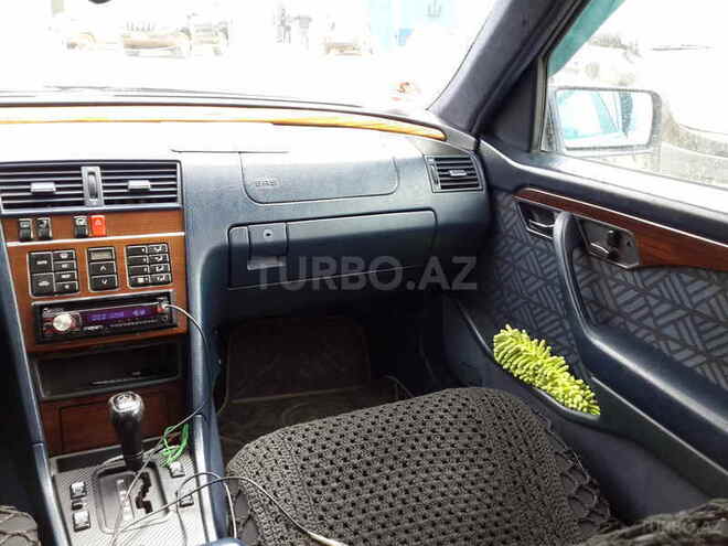 Mercedes C 220 1995, 275,000 km - 2.2 л - Bakı