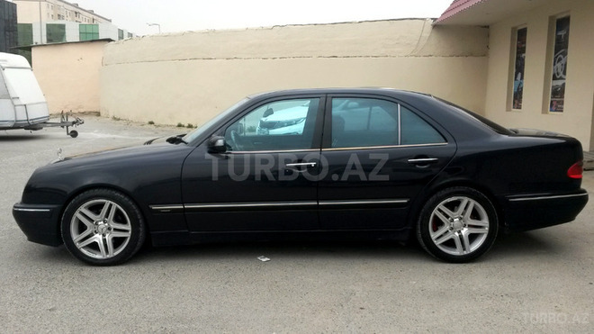 Mercedes E 220 2000, 238,000 km - 2.2 l - Sumqayıt
