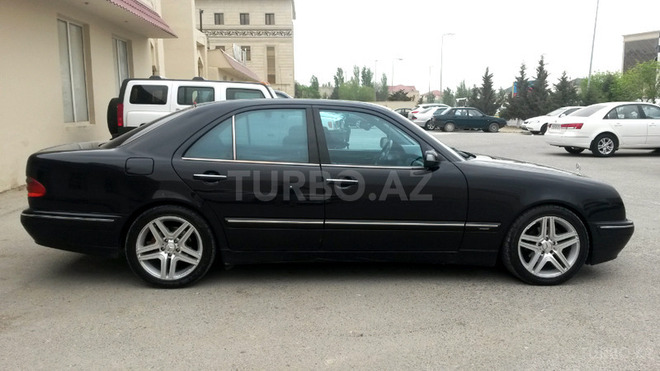 Mercedes E 220 2000, 238,000 km - 2.2 l - Sumqayıt