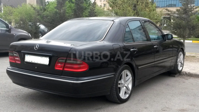 Mercedes E 220 2000, 238,000 km - 2.2 l - Sumqayıt