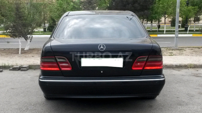 Mercedes E 220 2000, 238,000 km - 2.2 l - Sumqayıt