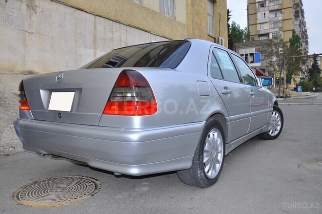 Mercedes C 230 2000, 210,000 km - 2.3 л - Bakı