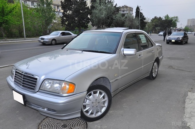 Mercedes C 230 2000, 210,000 km - 2.3 л - Bakı