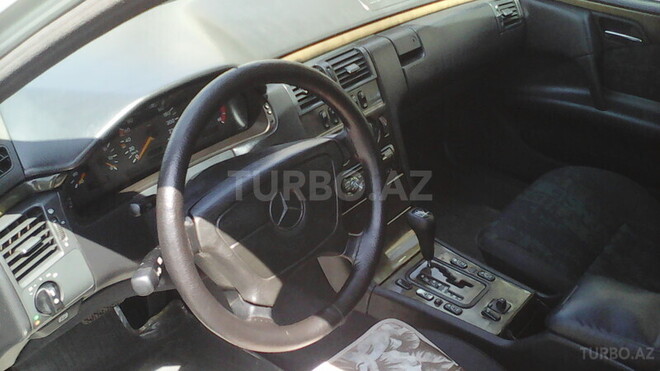 Mercedes E 220 1998, 197,000 km - 2.2 l - Bakı