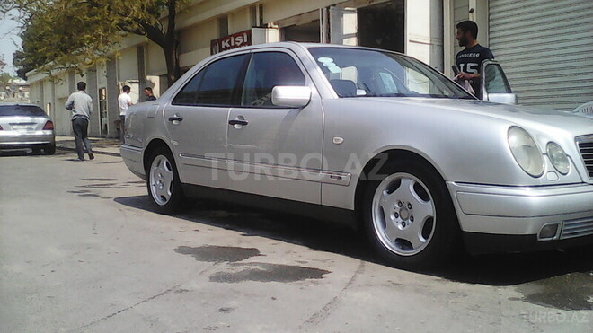 Mercedes E 220 1998, 197,000 km - 2.2 l - Bakı