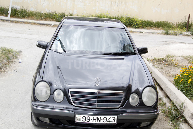 Mercedes E 270 2002, 195,000 km - 2.7 л - Bakı