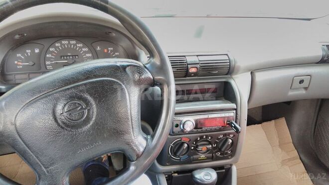 Opel Astra 1994, 25,000 km - 1.6 l - Qusar
