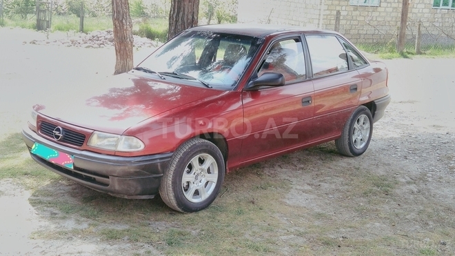 Opel Astra 1994, 25,000 km - 1.6 l - Qusar