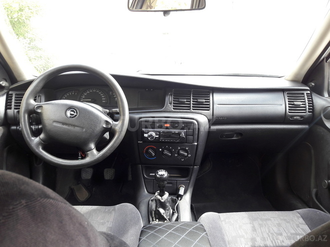 Opel Vectra 2000, 200,000 km - 1.6 l - Bakı