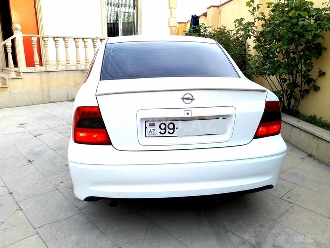 Opel Vectra 2000, 200,000 km - 1.6 l - Bakı