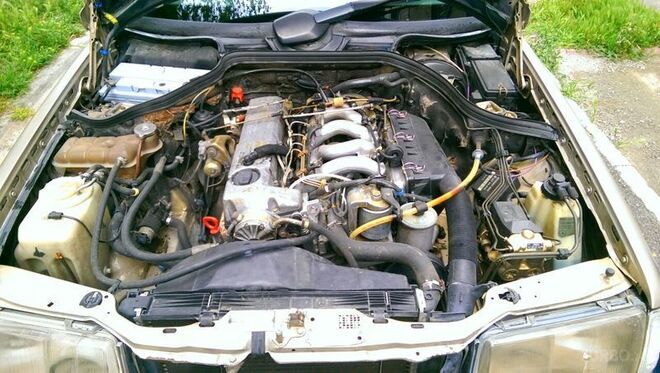 Mercedes E 250 1993, 485,100 km - 2.5 l - Bakı