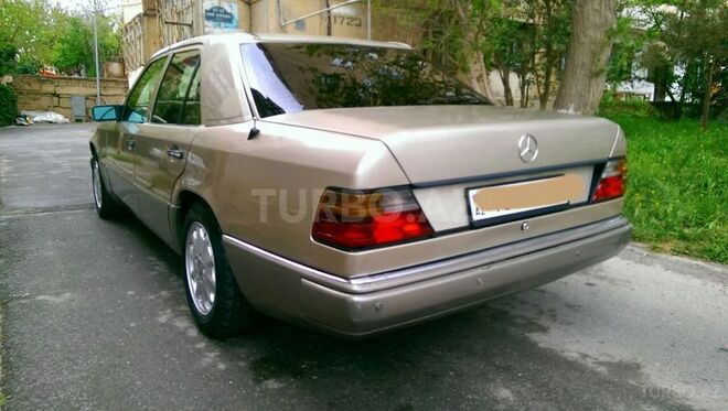 Mercedes E 250 1993, 485,100 km - 2.5 l - Bakı