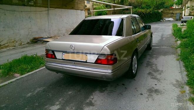 Mercedes E 250 1993, 485,100 km - 2.5 l - Bakı