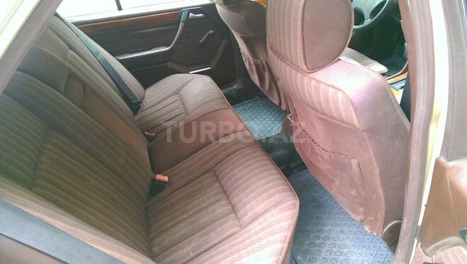 Mercedes E 250 1993, 485,100 km - 2.5 l - Bakı