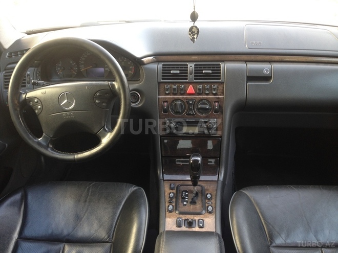 Mercedes E 240 2001, 225,000 km - 0.3 l - Bakı