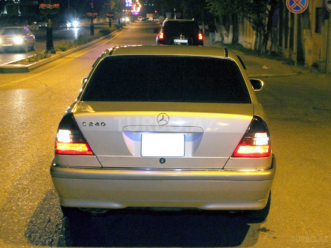 Mercedes C 240 1998, 213,000 km - 2.4 l - Bakı