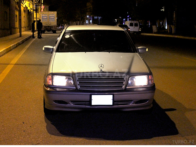 Mercedes C 240 1998, 213,000 km - 2.4 l - Bakı
