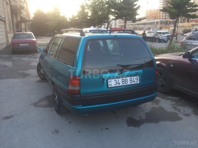 Opel Astra 1994, 400,000 km - 1.6 л - Bakı