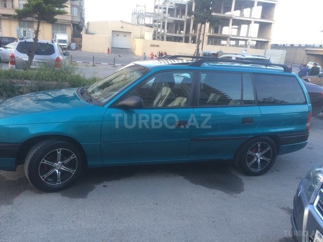 Opel Astra 1994, 400,000 km - 1.6 л - Bakı