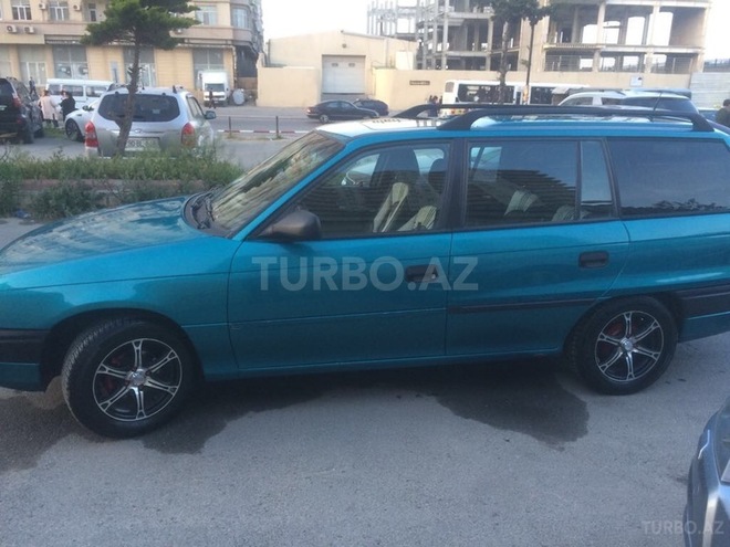 Opel Astra 1994, 400,000 km - 1.6 л - Bakı
