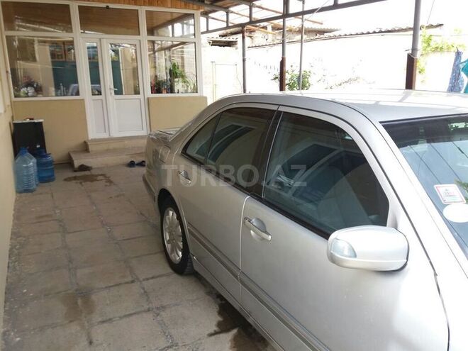 Mercedes E 220 2001, 2,001 km - 0.2 л - Bakı