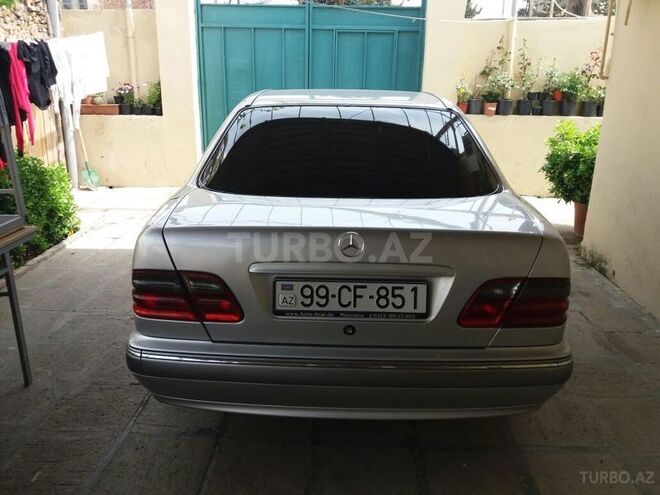 Mercedes E 220 2001, 2,001 km - 0.2 л - Bakı