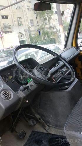 Mercedes  1990, 250,000 km - 2.3 l - Bakı