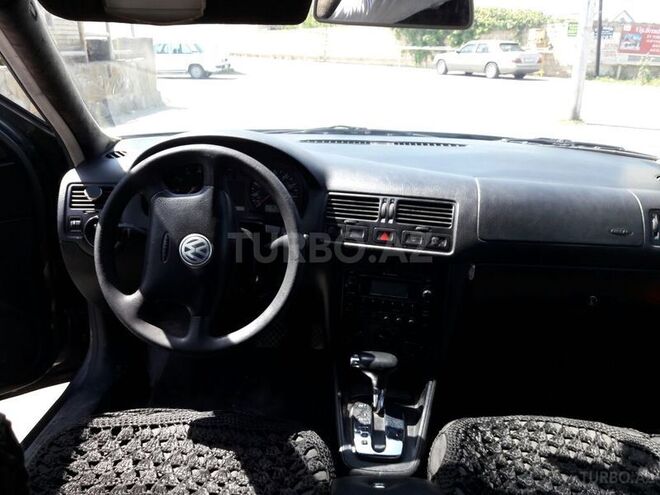 Volkswagen Jetta 2003, 218,141 km - 2.0 l - Bakı