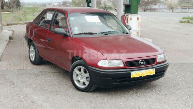 Opel Astra 1994, 250,001 km - 1.6 l - Qusar