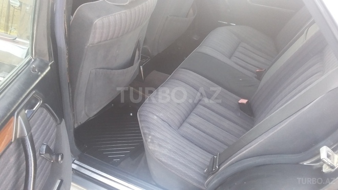 Mercedes E 200 1991, 345,000 km - 2.0 l - Bakı