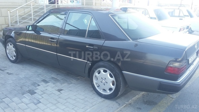 Mercedes E 200 1991, 345,000 km - 2.0 l - Bakı