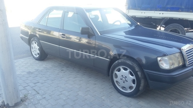 Mercedes E 200 1991, 345,000 km - 2.0 l - Bakı
