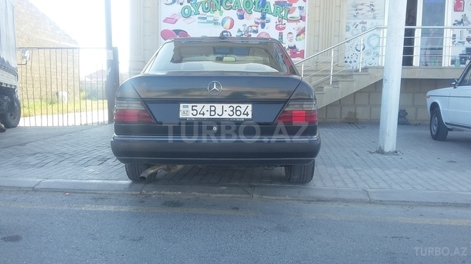 Mercedes E 200 1991, 345,000 km - 2.0 l - Bakı