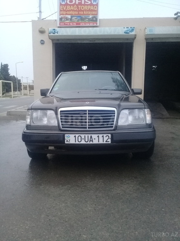 Mercedes E 280 1993, 220,000 km - 2.8 l - Bakı