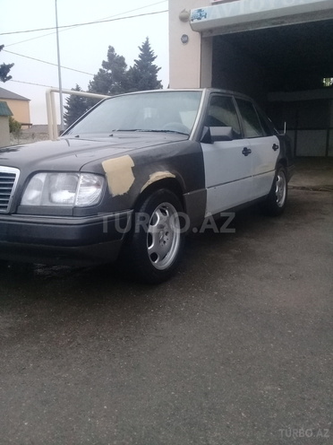 Mercedes E 280 1993, 220,000 km - 2.8 l - Bakı