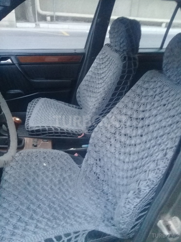 Mercedes E 280 1993, 220,000 km - 2.8 l - Bakı
