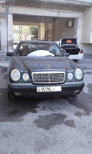 Mercedes E 240 1998, 217,000 km - 0.3 l - Bakı