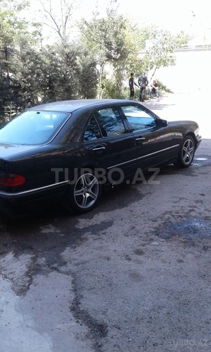 Mercedes E 240 1998, 217,000 km - 0.3 l - Bakı