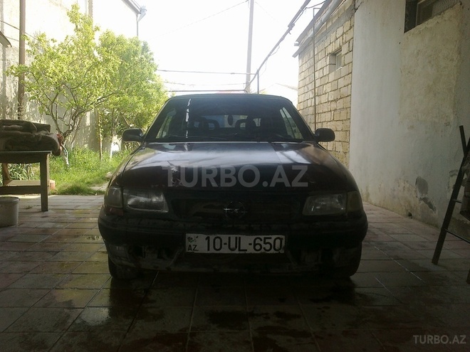Opel Astra 1997, 192,000 km - 1.8 l - Bakı